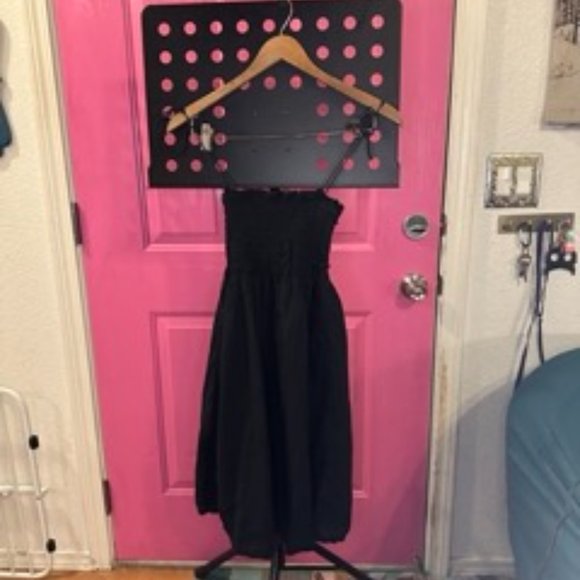 Club Monaco- 100% Cotton, dress, black, adjustable straps, bando bust. - Picture 3 of 3